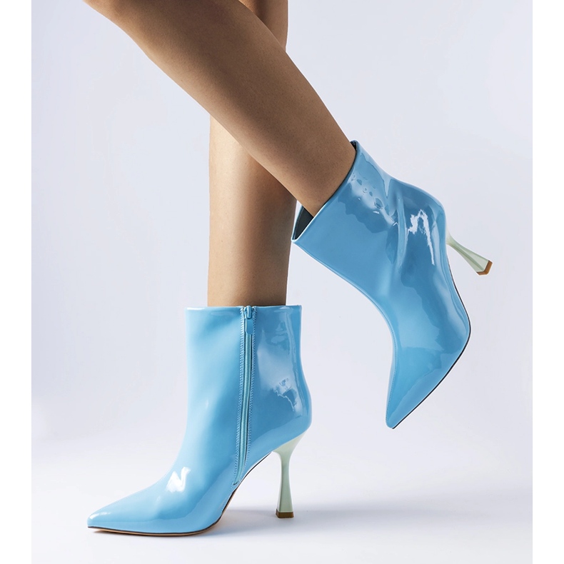 Niebieskie lakierowane botki na szpilce Dionisi 1