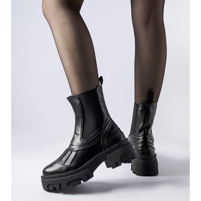 Czarne masywne ocieplane workery Carruba 1