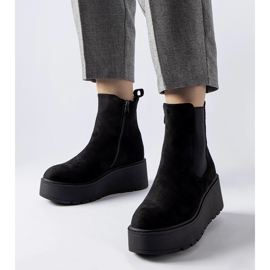 Czarne ocieplane botki na koturnie Discesa 1