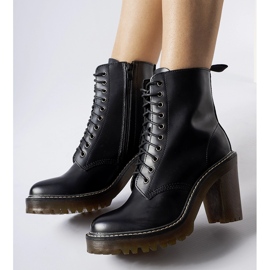 Czarne botki sznurowane na słupku Ezio 1