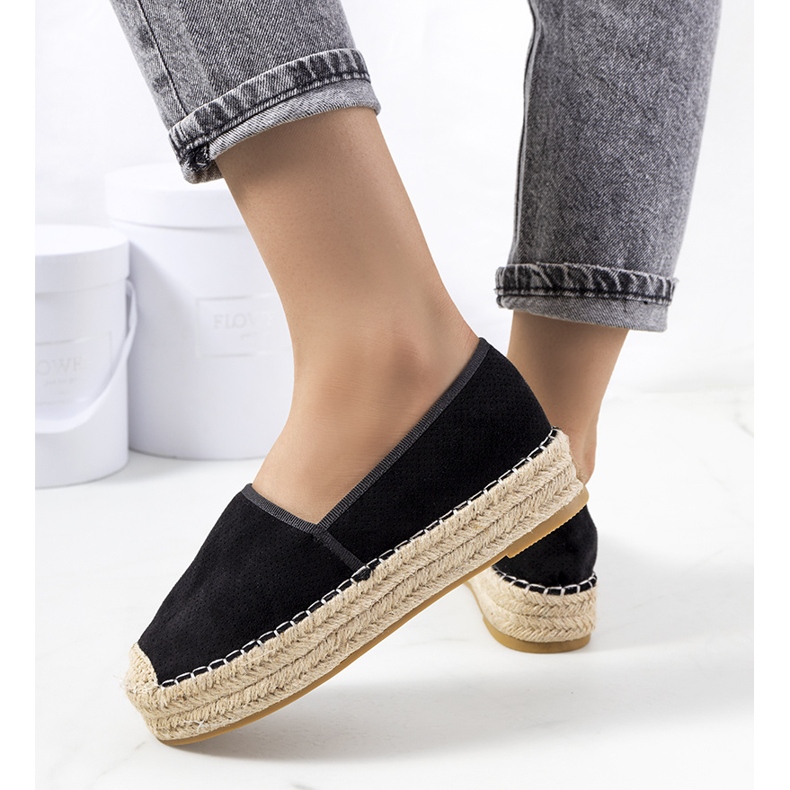 Czarne espadryle ażurowe Capelle 2