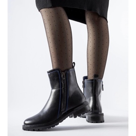 Czarne botki z ozdobną niebieską nitką Nereo 1