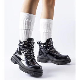 Czarne lakierowane botki Richards 1