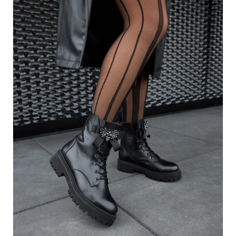 Czarne skórzane ocieplane trapery Karino 2