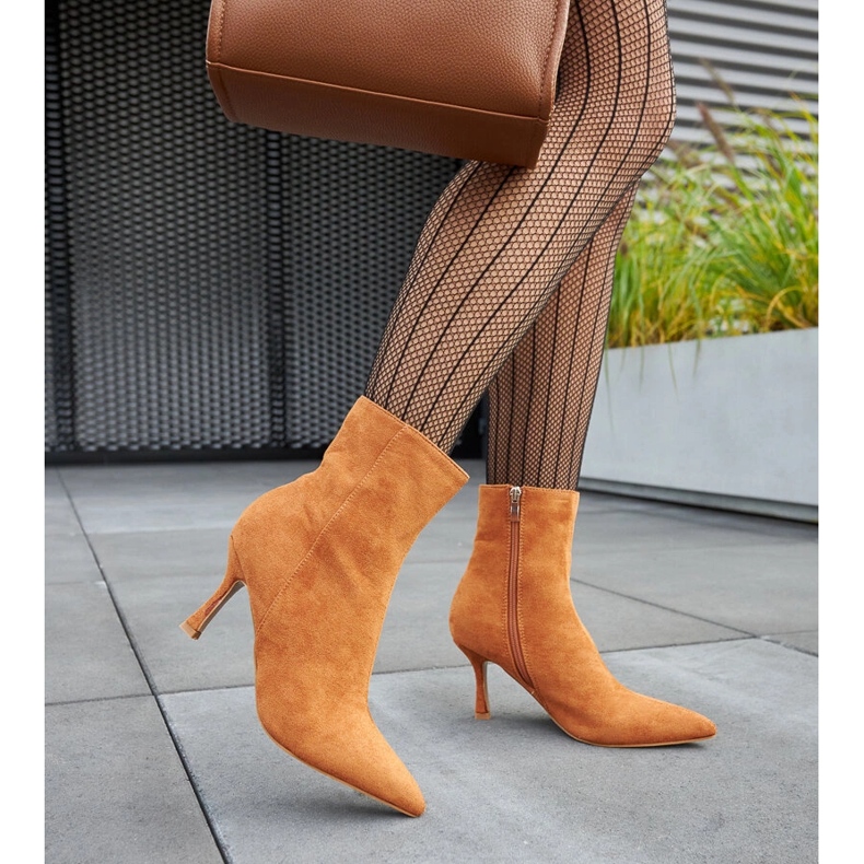 Brązowe botki na niskim obcasie Guimond 2