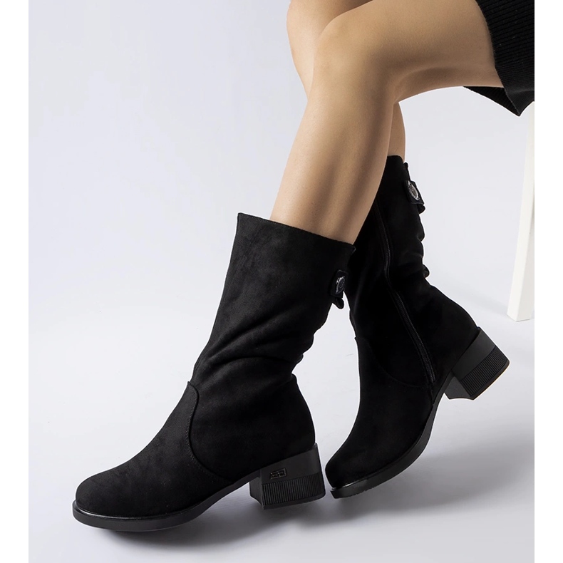 Czarne ocieplane krótkie kozaki Croquetaigne 1