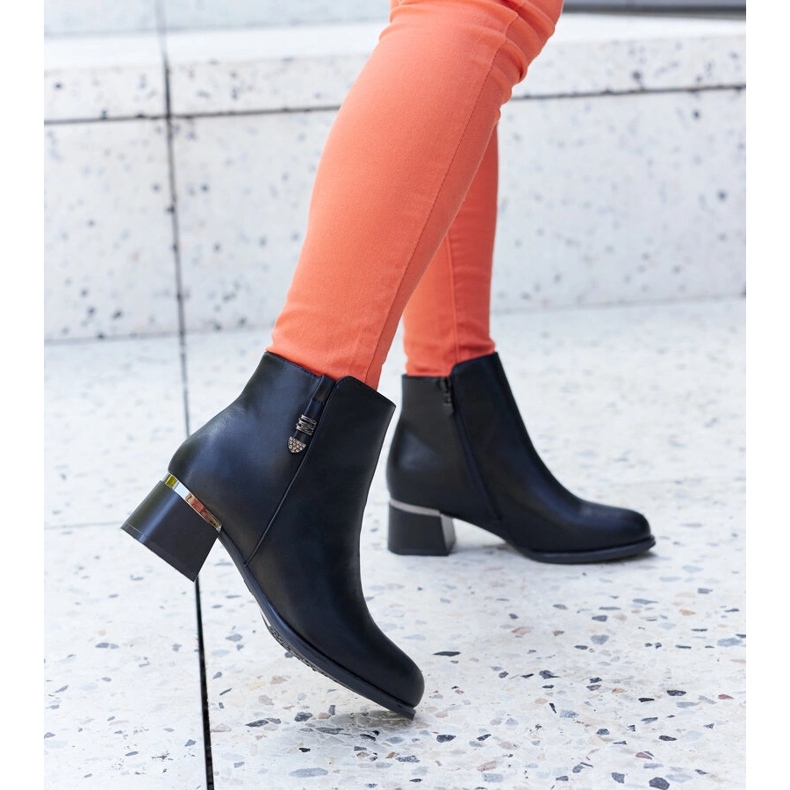 Czarne eleganckie botki z cyrkoniami Bocconi 1