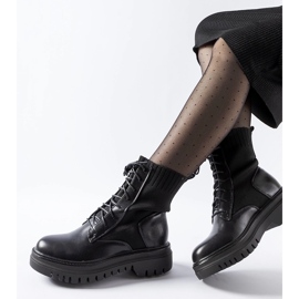 Czarne skarpetowe masywne workery Perticara 1