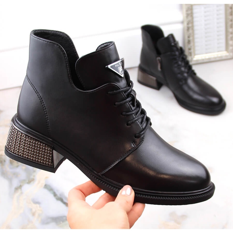 Botki damskie na ozdobnym obcasie ocieplane czarne Filippo DBT4881 1