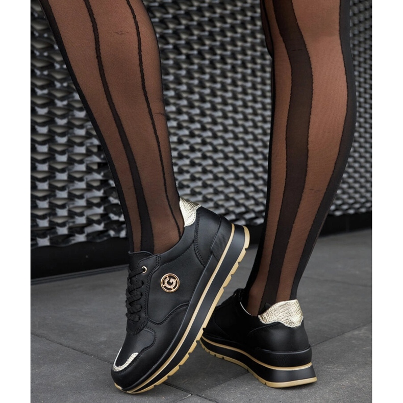 Czarne skórzane buty z cyrkoniami 1