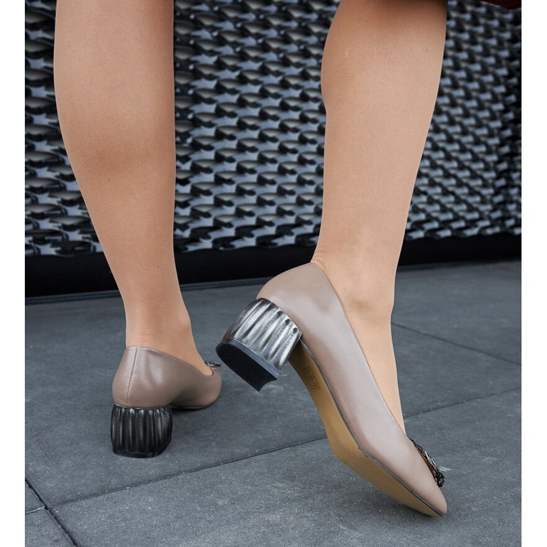 Brązowe czółenka z kwadratowym noskiem 1