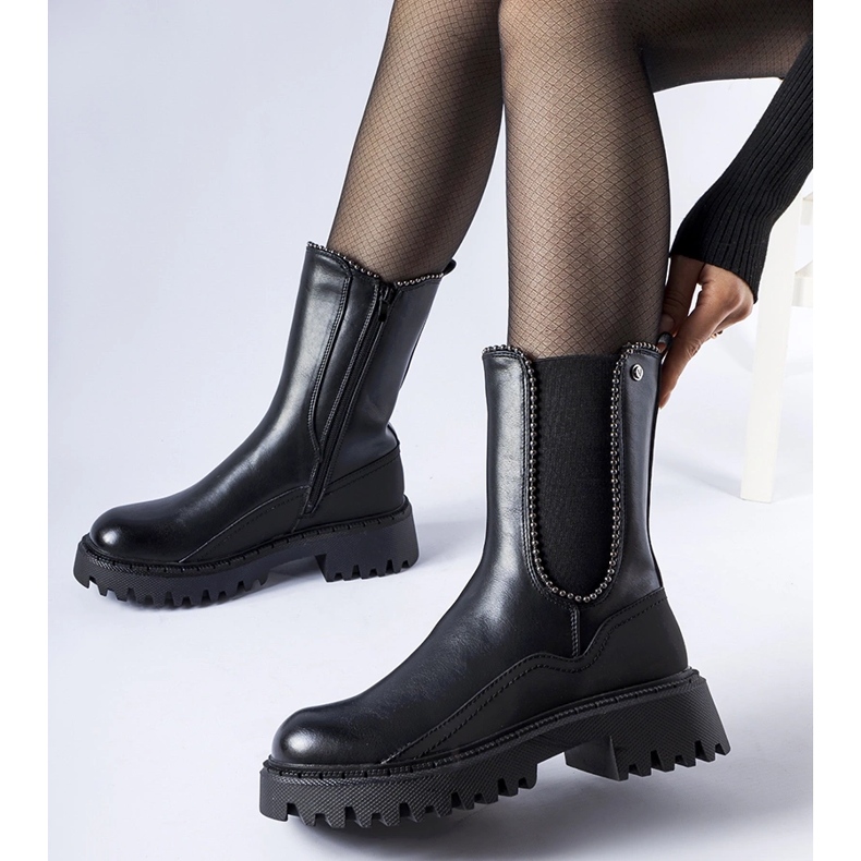 Czarne ocieplane botki Donigala 1