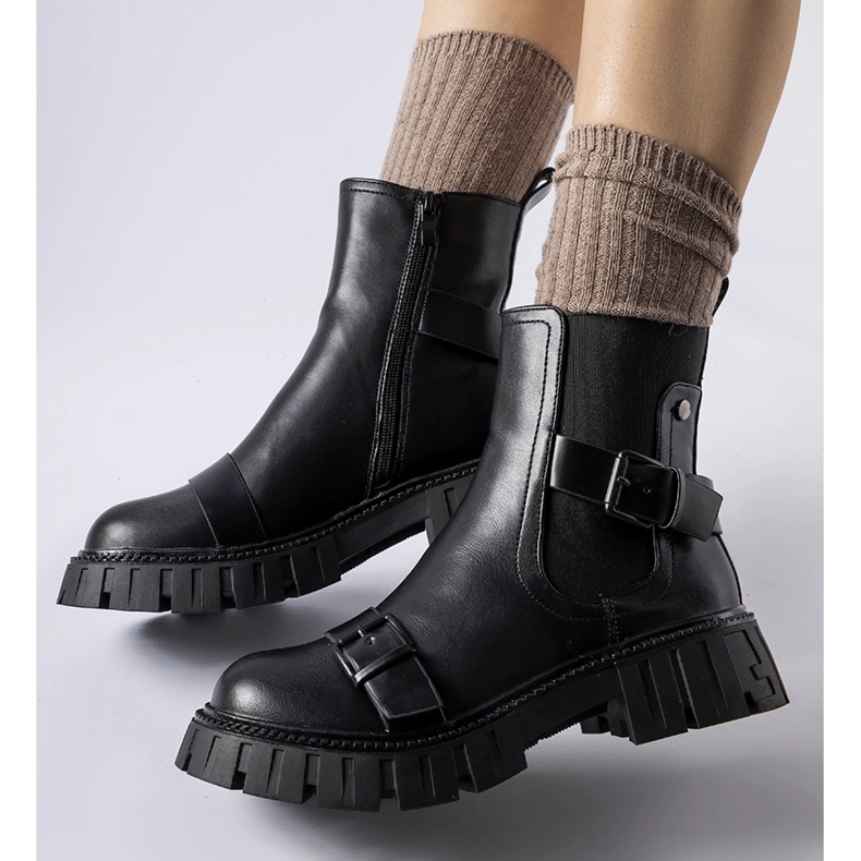 Czarne botki na masywnej podeszwie Fontarine 1