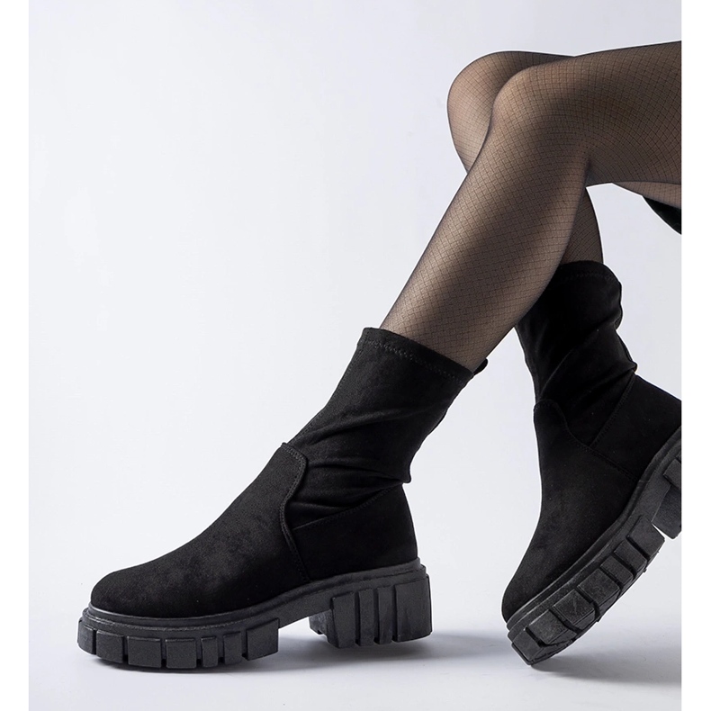 Czarne wsuwane botki eko-zamsz Montefusco 1