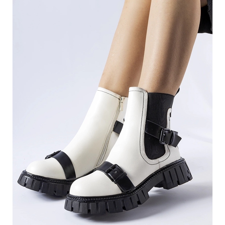 Białe botki na masywnej podeszwie Fontarine 1