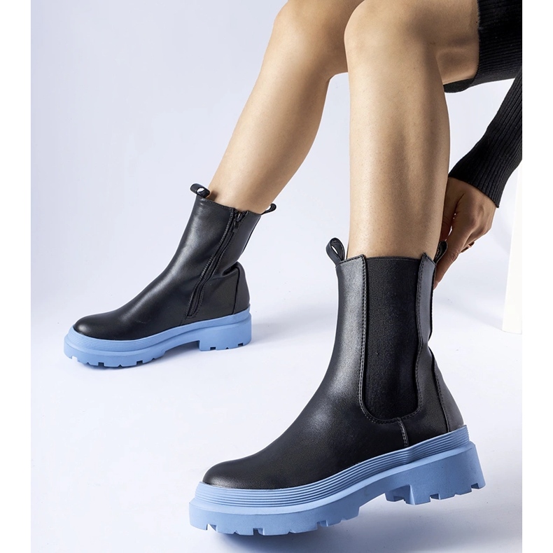 Czarne buty na niebieskiej podeszwie Georgette 1