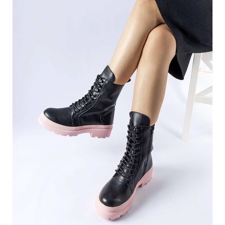 Czarne trapery na kolorowej podeszwie Quennie 1