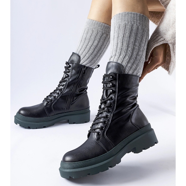 Czarne trapery na kolorowej podeszwie Quennie 2