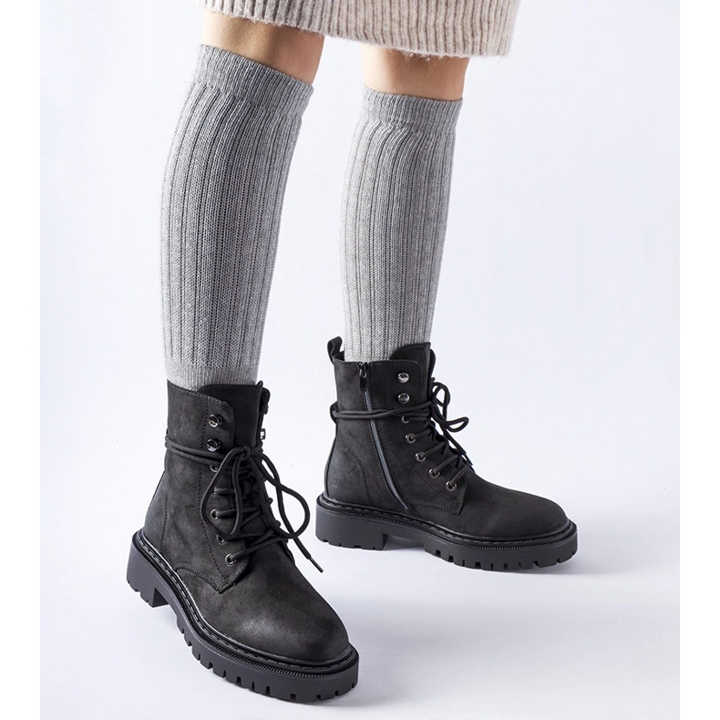 Czarne płaskie trapery z protektorem Brattle 1