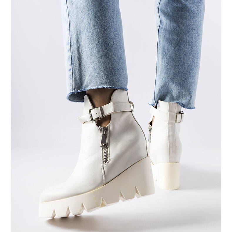 Białe botki na koturnie Sherri 1