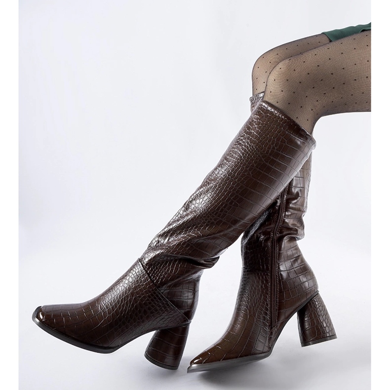 Brązowe kozaki zdobione tłoczeniem Council 1