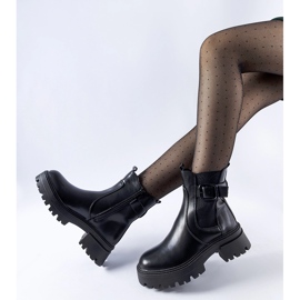 Czarne ocieplane botki ze sprzączką Casola 1