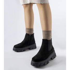 Czarne niskie botki na masywnej podeszwie Willo 1