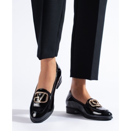 W. Potocki Czarne półbuty damskie z lakierowanej skóry ekologicznej Potocki 2