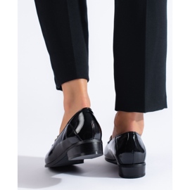 W. Potocki Czarne półbuty damskie z lakierowanej skóry ekologicznej Potocki 1