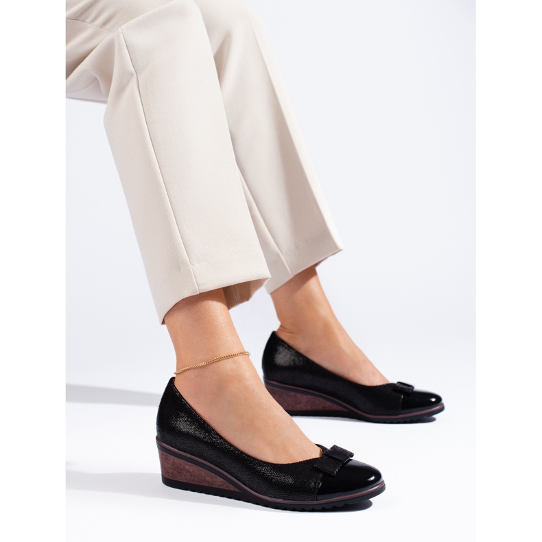 W. Potocki Czarne czółenka damskie Potocki na niskiej koturnie 1