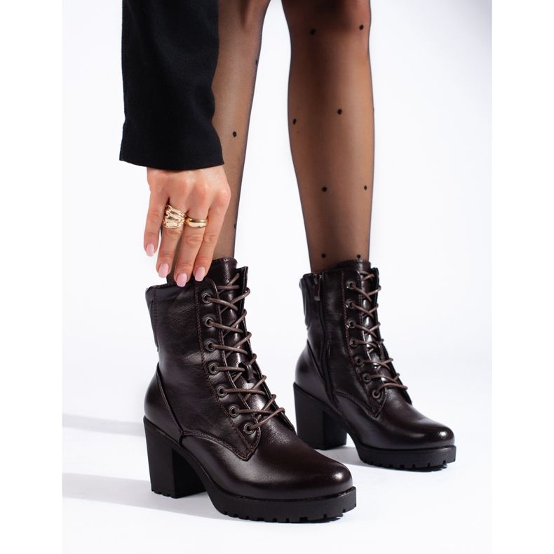 Brązowe botki wiązane na słupku Daszyński 1