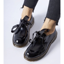 Czarne lakierowane półbuty z kokardką Rodriguez 1