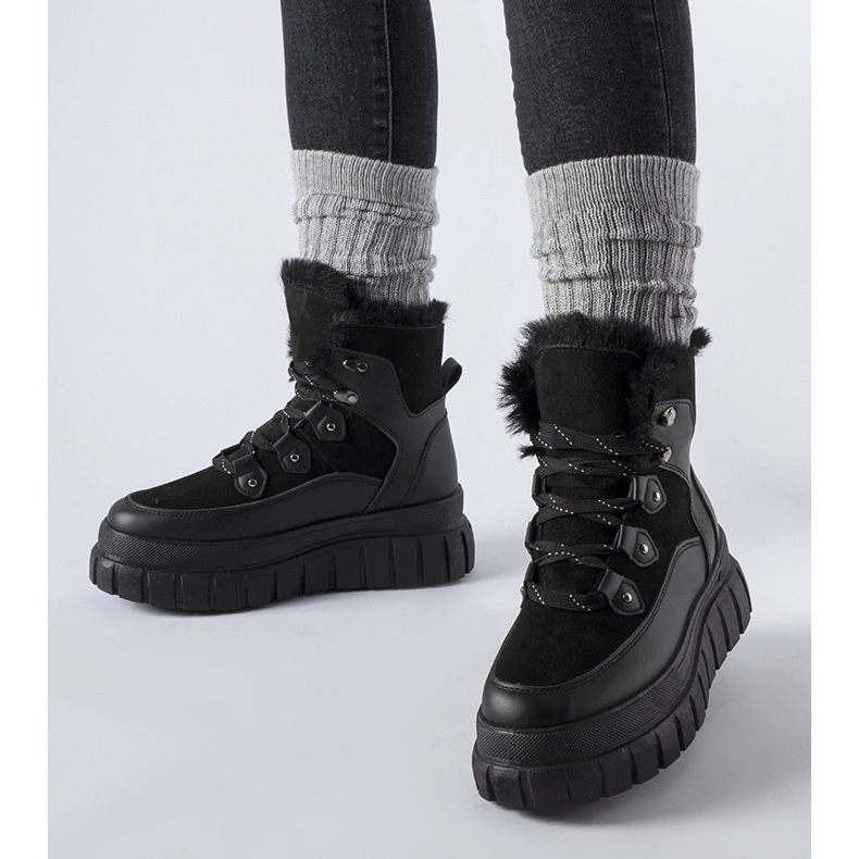 Czarne botki na masywnej podeszwie Cervantes 1