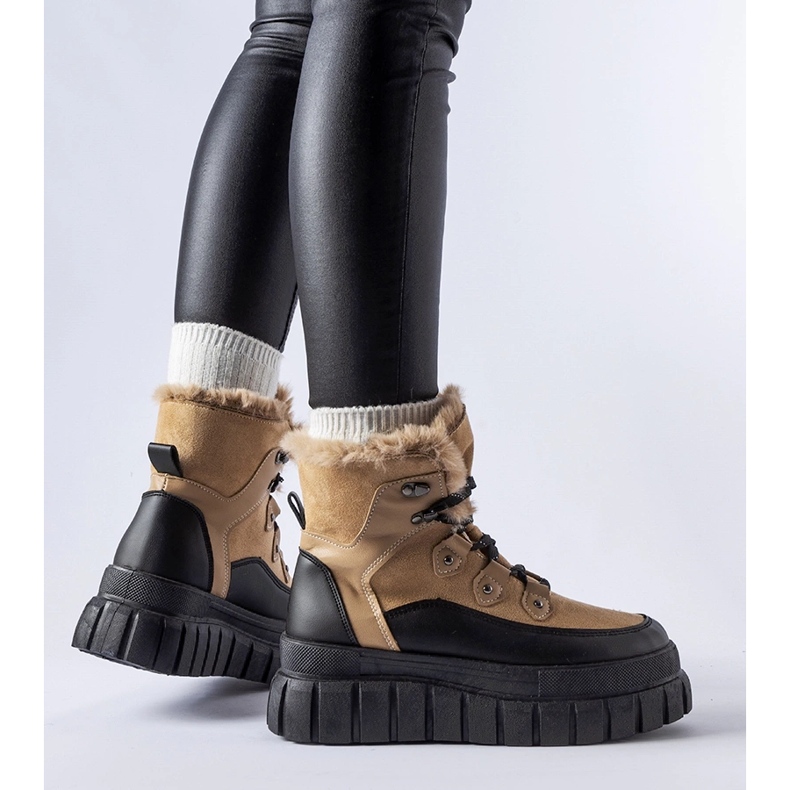 Beżowe botki na masywnej podeszwie Cervantes beżowy 1