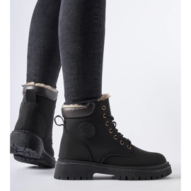 Czarne ocieplane trapery Medole 1