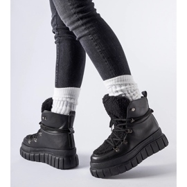 Czarne botki na masywnej platformie Sforza 1