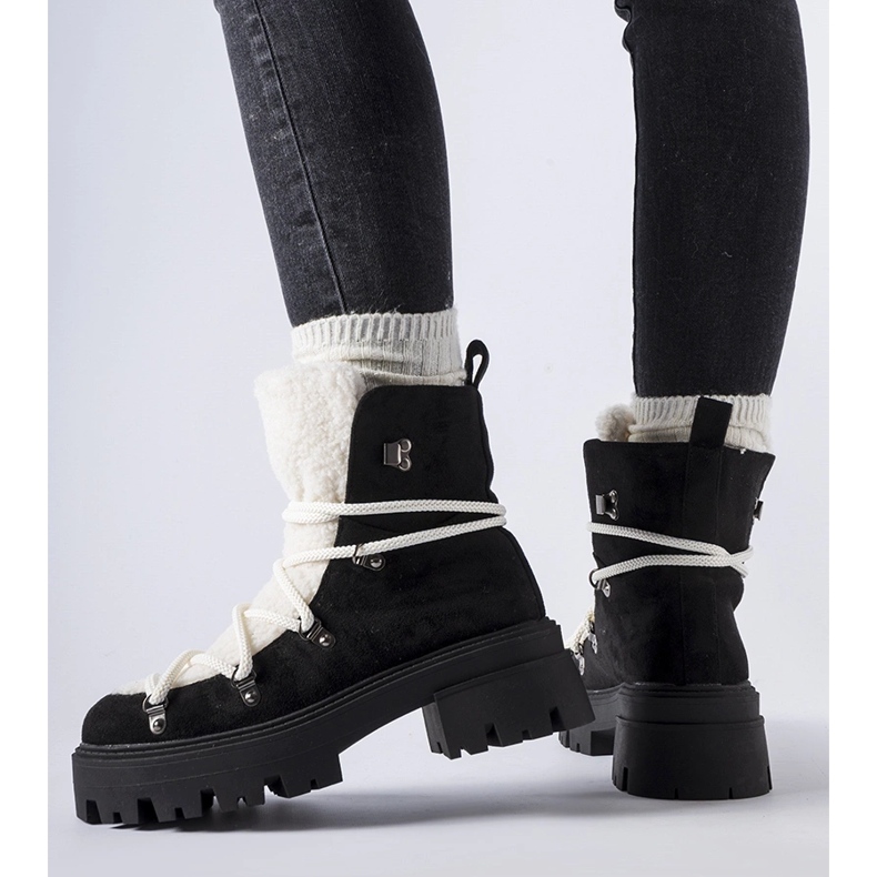 Czarne workery z ozdobnym językiem Perugia 1