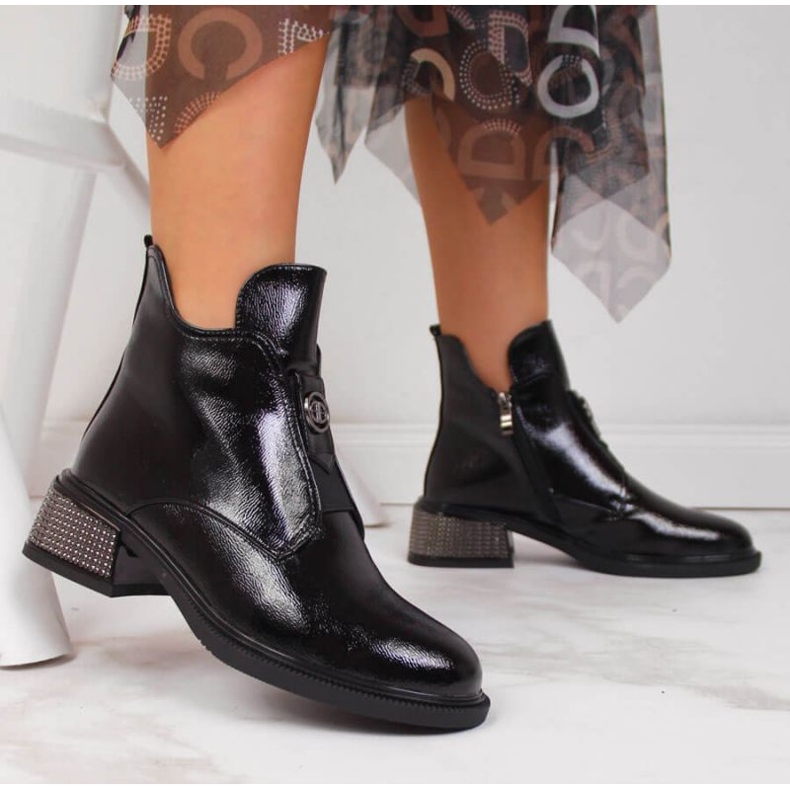 Botki na ozdobnym klocku Filippo W PAW256 czarne 2