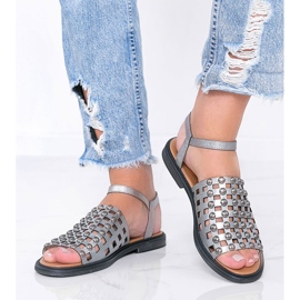 Szare metaliczne sandały z ćwiekami Luxy 1