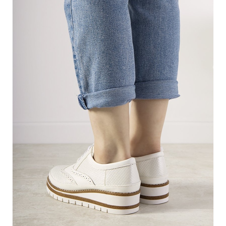 Srebrne półbuty wsuwane z ćwiekami GF-FD9 białe 1