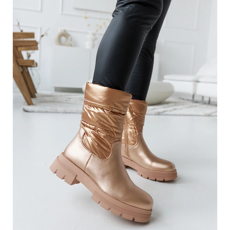 Metaliczne ocieplane botki z pikowaniem Malvaro beżowy 2