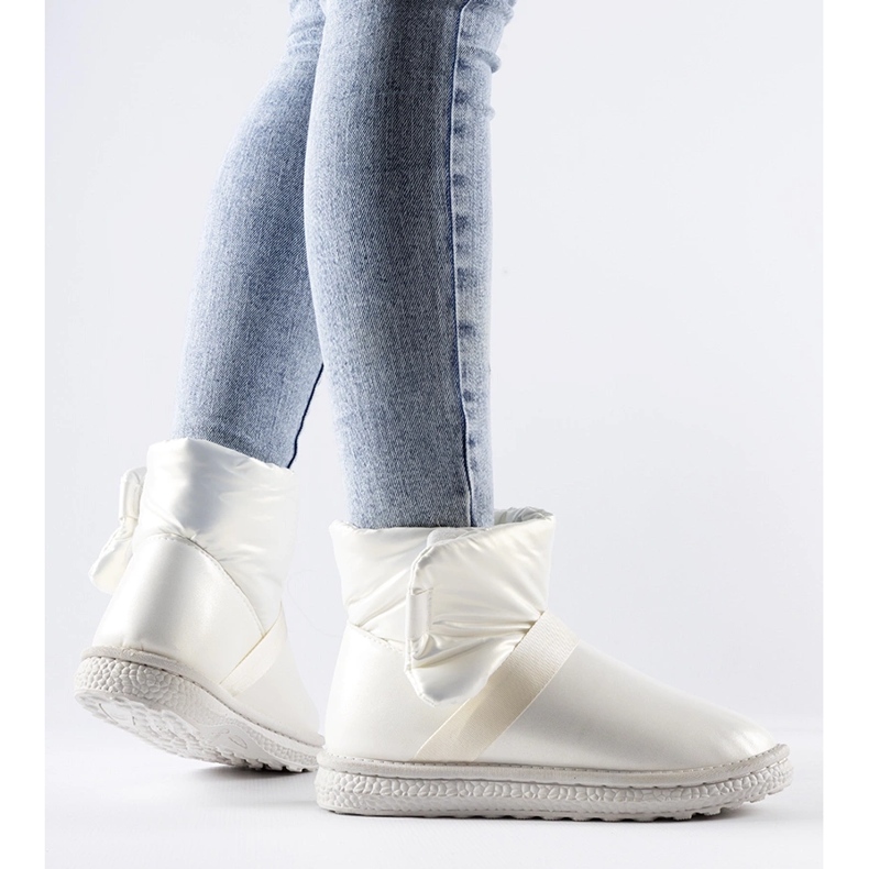 Beżowe połyskujące krótkie śniegowce Delaune beżowy 1