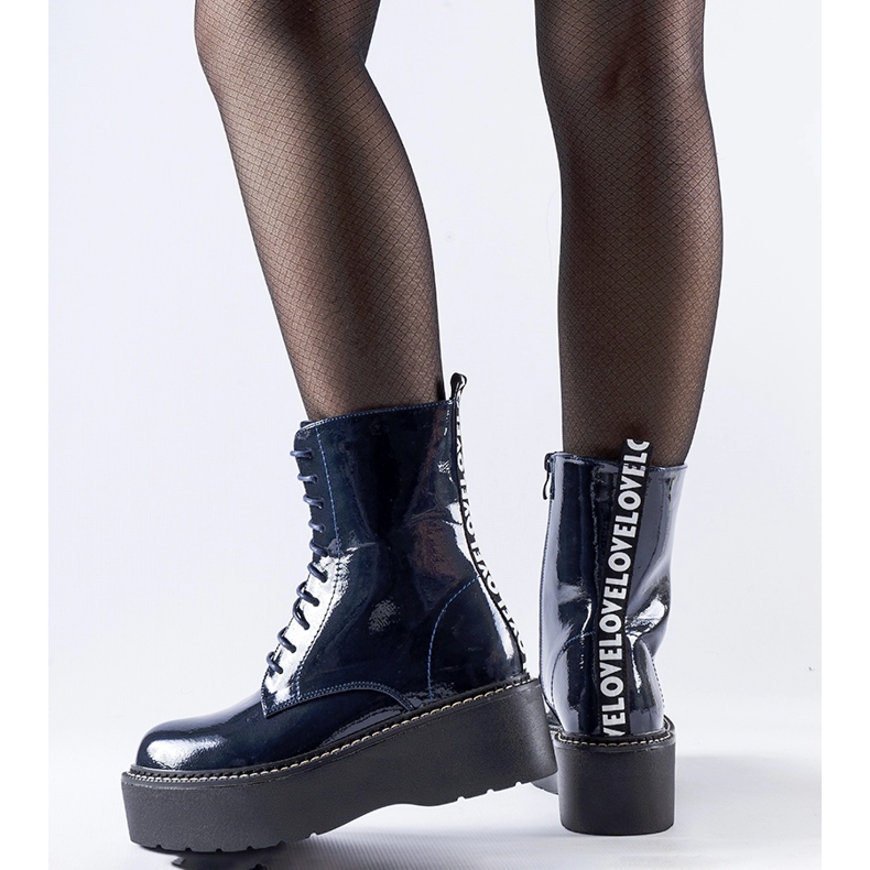 Granatowe lakierowane buty na platformie Leos niebieskie 1