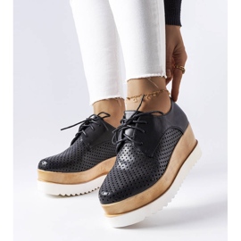 Czarne ażurowe półbuty na koturnie Laurent 1