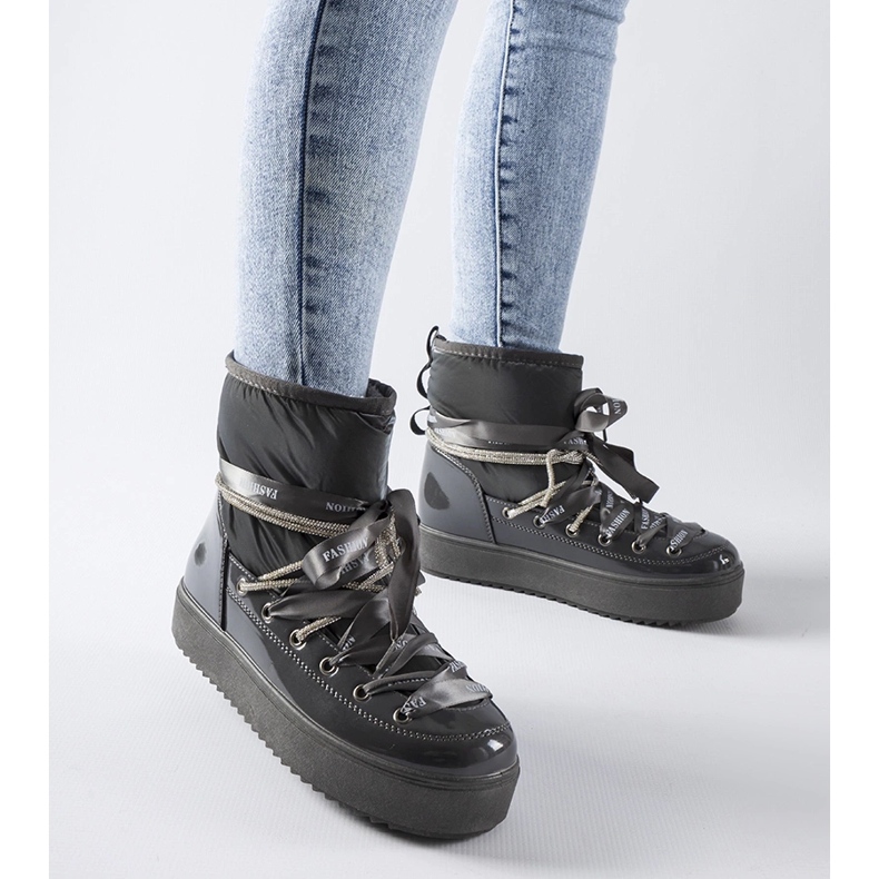 Szare lakierowane śniegowce z cyrkoniami Alceo 1