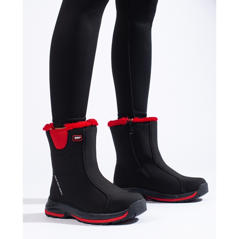Wysokie buty trekkingowe damskie DK ocieplane futerkiem czarne 1