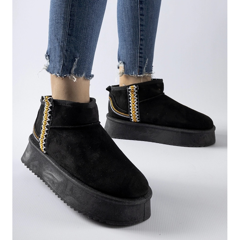 Czarne śniegowce na platformie Scavi 1