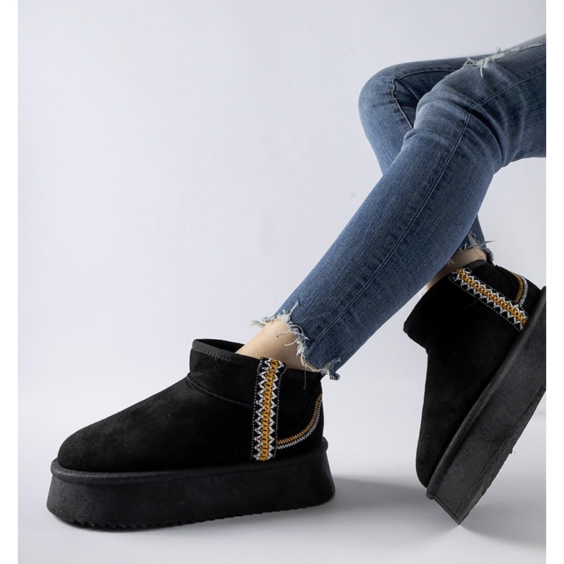 Czarne śniegowce na platformie Scavi 2