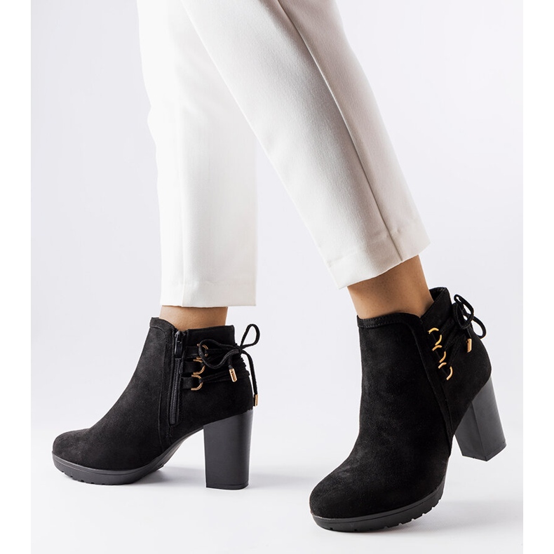 Czarne botki na obcasie eko zamsz Poule 1