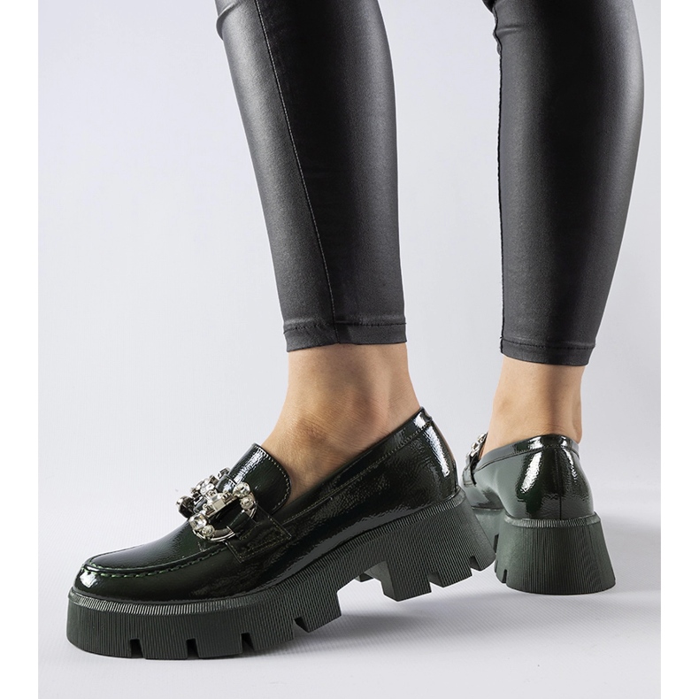 Zielone lakierowane mokasyny z cyrkoniami Cezet 1